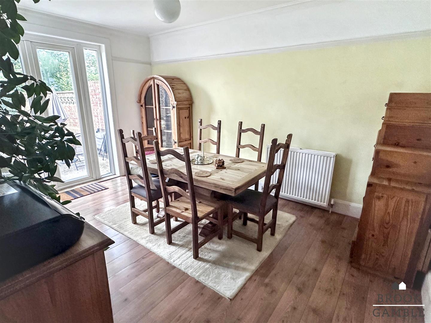 3 Bedroom House. Milton Road in Eastbourne, 4